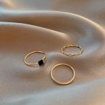 Unlock the new fashion in your wrist! This set of gold rings offers a variety of styles to meet different needs.