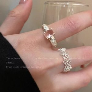 Meet the romance of fingertips! These two rings perfectly blend sweetness and elegance. The exquisite shape combined with sparkling zirconia is lively and playful, which is the embodiment of a girl's heart