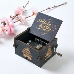 Send beautiful wishes with notes! This birthday-themed music box exudes a festive and joyful atmosphere.