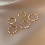 Unlock the new fashion in your wrist! This set of gold rings offers a variety of styles to meet different needs.